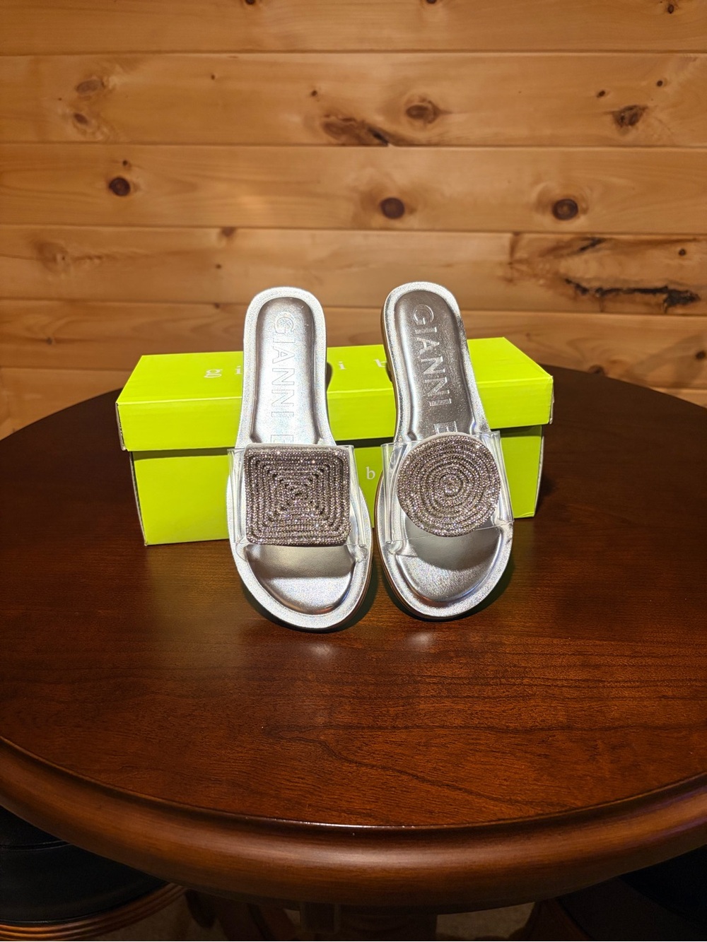 Brand new Gianni Bini Slide